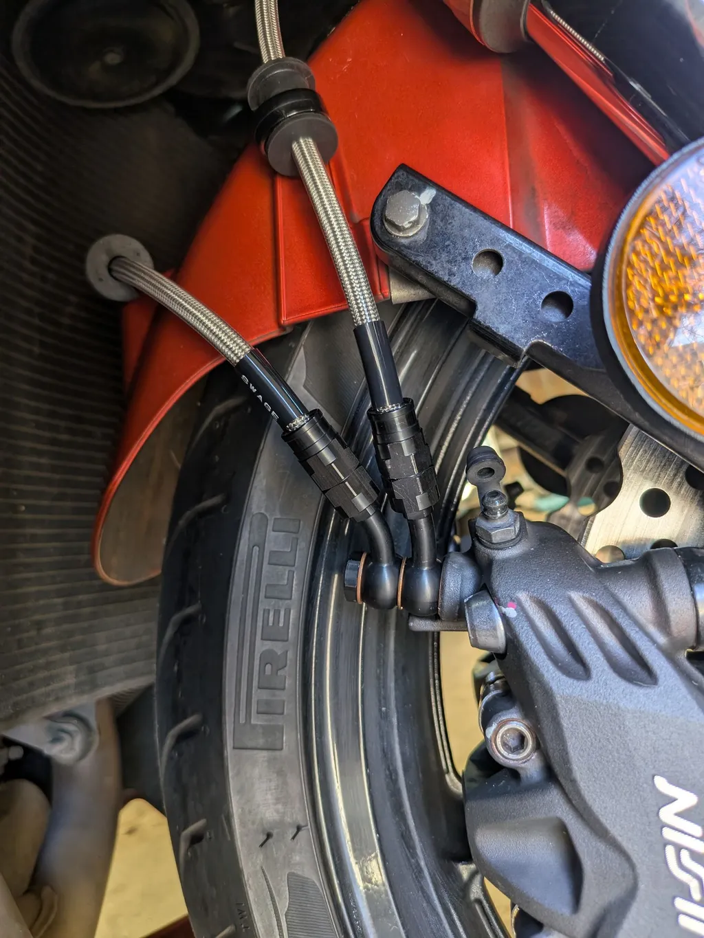 ブレーキホース接続部